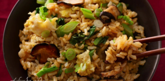 შემწვარი სოკო ბრინჯის გარნირით – საიდუმლო რეცეპტი ცნობილი შეფ-მზარეულისგან