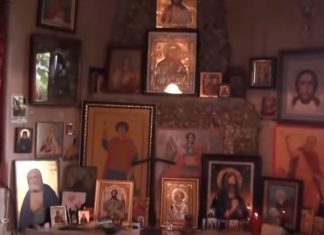 ქართულ ოჯახში დაბრძანებულმა ხატებმა მირონის დენა დაიწყეს – ნახეთ უახლესი სასწაულის ვიდეო