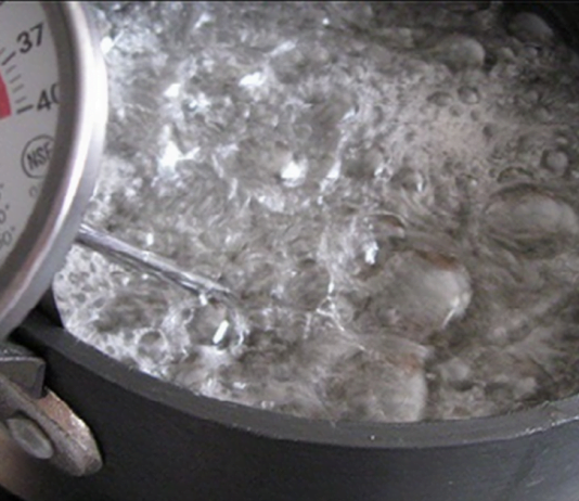 ადუღებული წყალი საშიშია ყოფილა! ნახეთ როგორ უნდა დაიცვათ ბავშვები