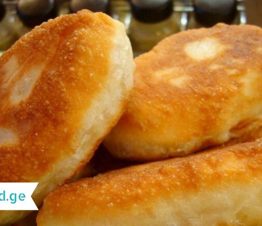 როგორ მოვამზადოთ ხრაშუნა კარტოფილის ღვეზელები ყველით? გამოდის ძალიან გემრიელი!