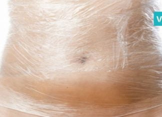 მან საკვების შესაფუთი ცელოფანი შემოირტყა წელზე… მოულოდნელად, ქალმა გახდომა დაიწყო!