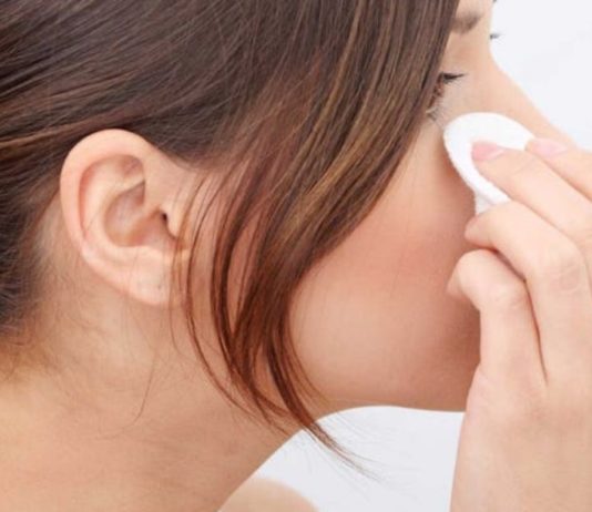 მან დაასველა ბამბა არყით და გაიწმინდა სახე. შედეგი- ბრწყინვალე. არყის გამოყენების გზები