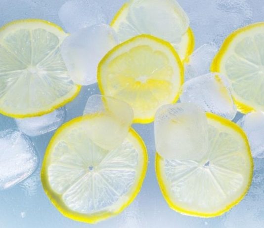 აი რატომ უნდა ჩადოთ ლიმონი გამოყენების წინ საყინულეში. ამის შესახებ ყველამ უნდა იცოდეს