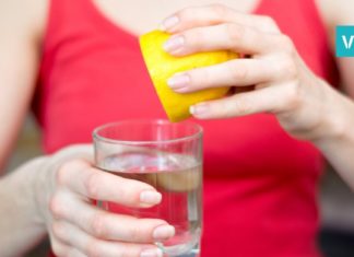 გაწუხებთ შაკიკი ან თავის ტკივილი? უბრალოდ დაუმატეთ ეს ინგრედიენტი ლიმონიან წყალს