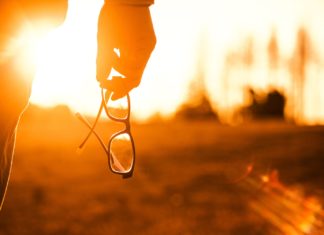 მოიხსენით სათვალე! მხოლოდ ერთი ინგრედიენტის გამოყენება დაგეხმარებათ მხედველობის გაუმჯობესებაში 97% -ით!