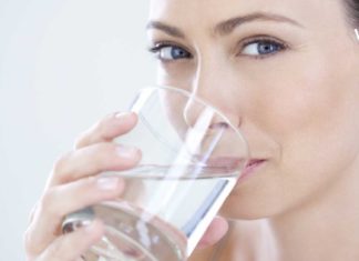 ეს სიმპტომები მიგითითებთ იმაზე, რომ თქვენ მეტი წყალი გჭირდებათ!