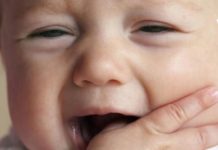 ეს ყველა მშობელმა უნდა იცოდეს – კბილების ამოჭრა მტკივნეული რომ არ იყოს ასე მოიქეცით