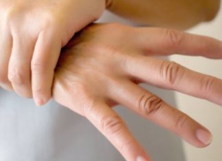 ხელების კანკალის დროს საუკეთესო წამალია პროპოლისის ნაყენი – ეს ყველამ უნდა სცადოს