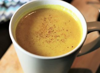 აურიეთ კურკუმა, ჯანჯაფილი, ქოქოსის რძე და დალიეთ ეს ნარევი დაძინებამდე ერთი საათით ადრე! შედეგი დილით – გასაოცარია!