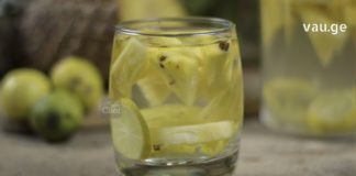 თუ დილით ლიმონიან წყალს სვამთ დაუმატეთ მას ანანასი. აქ არის 10 მიზეზი, თუ რატომ უნდა სცადოთ ეს ჯადოსნური ნაზავი !