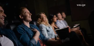 კინემატოგრაფიის ჯადოსნური სამყარო: ისტორია, ჟანრები და თანამედროვეობა Movies in Georgian cinema theater seats and popcorn